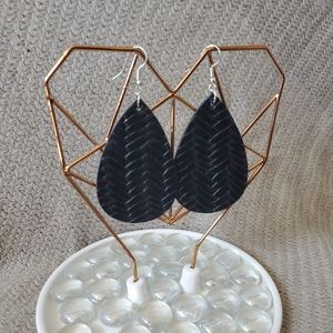 Black Teardrop Earrings